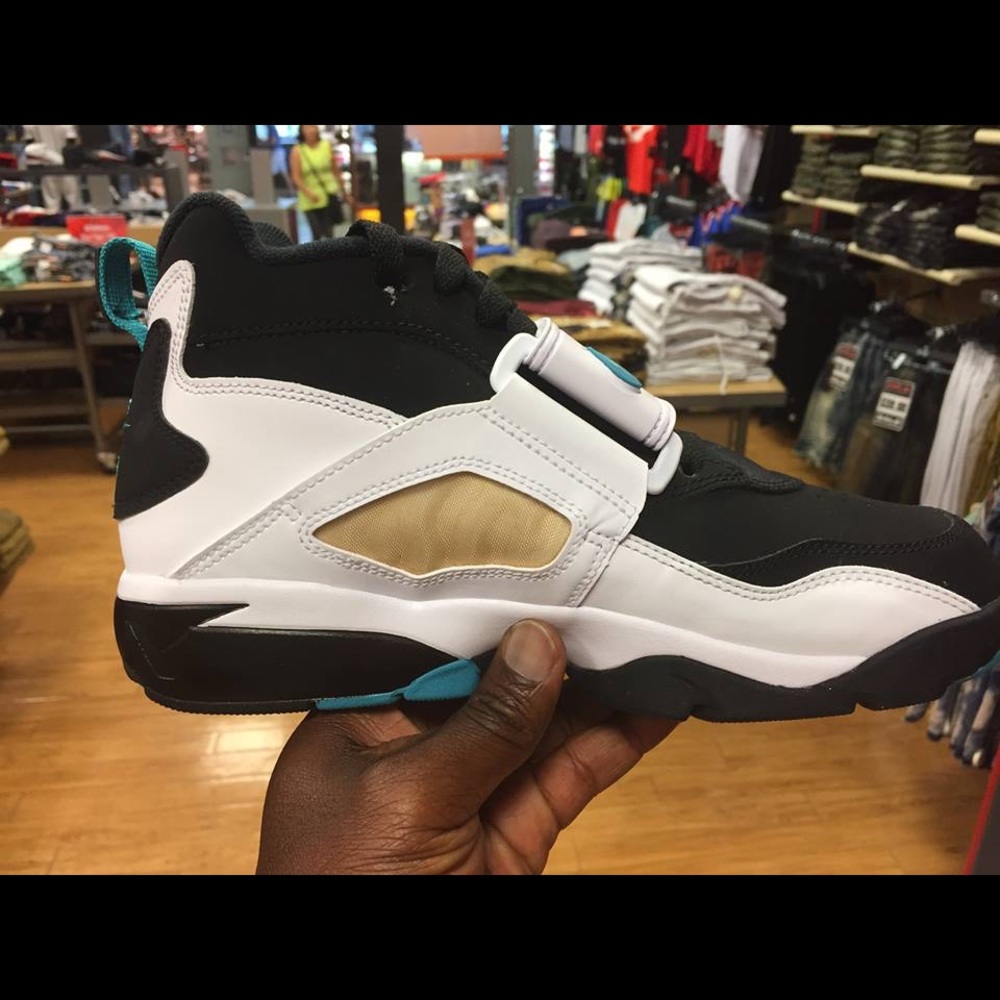 Diamond turfs